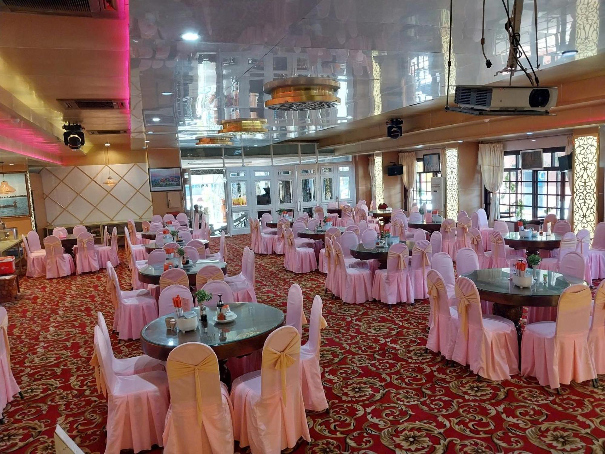 Nhat Quy Hotel タイニン エクステリア 写真